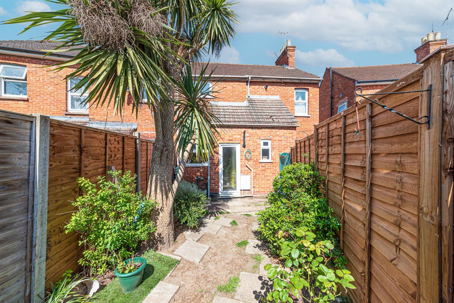 2 bedroom Flat for Sale St. Georges Road