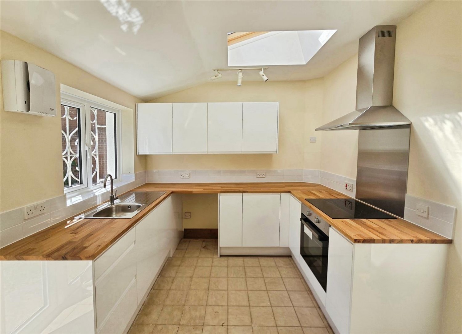 2 bedroom House for Letting Cargate Hill, Aldershot