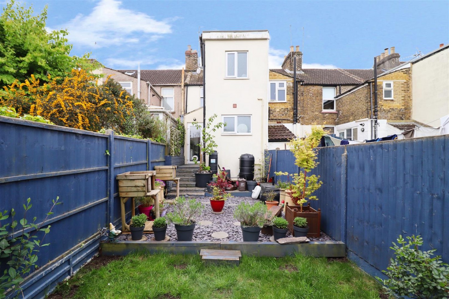 3 bedroom House for Sale Baker Street, Rochester