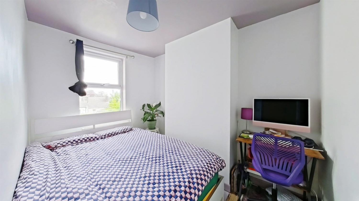 3 bedroom House for Sale Baker Street, Rochester