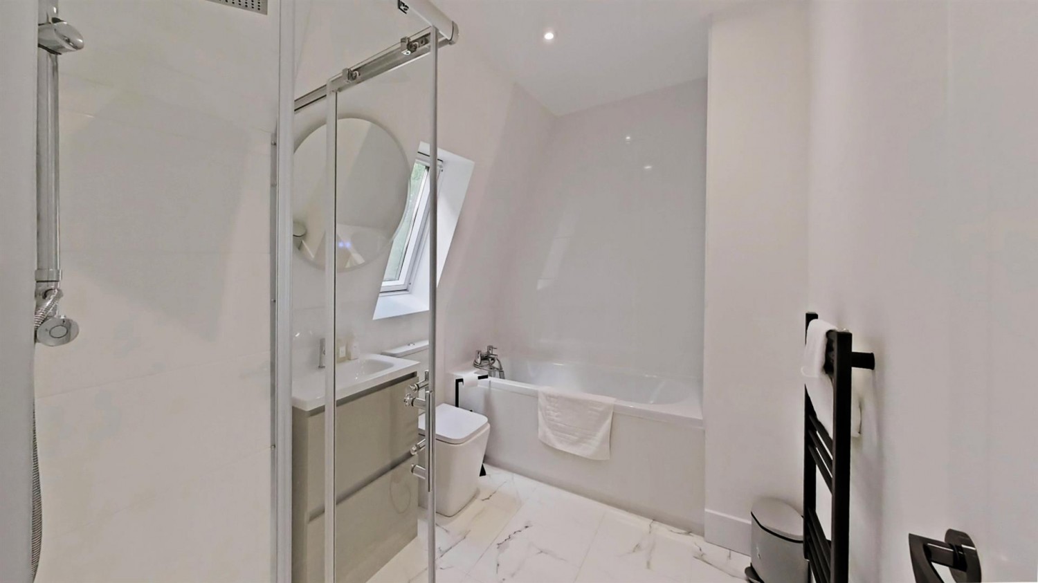 4 bedroom House for Sale The Terrace, Rochester, Kent