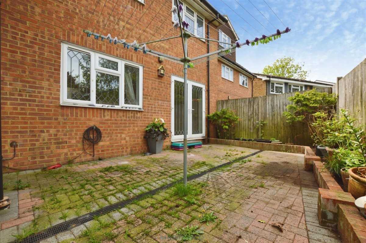 Meadside Walk, Chatham