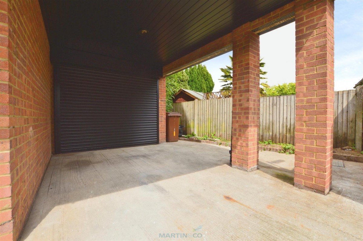 Meadside Walk, Chatham