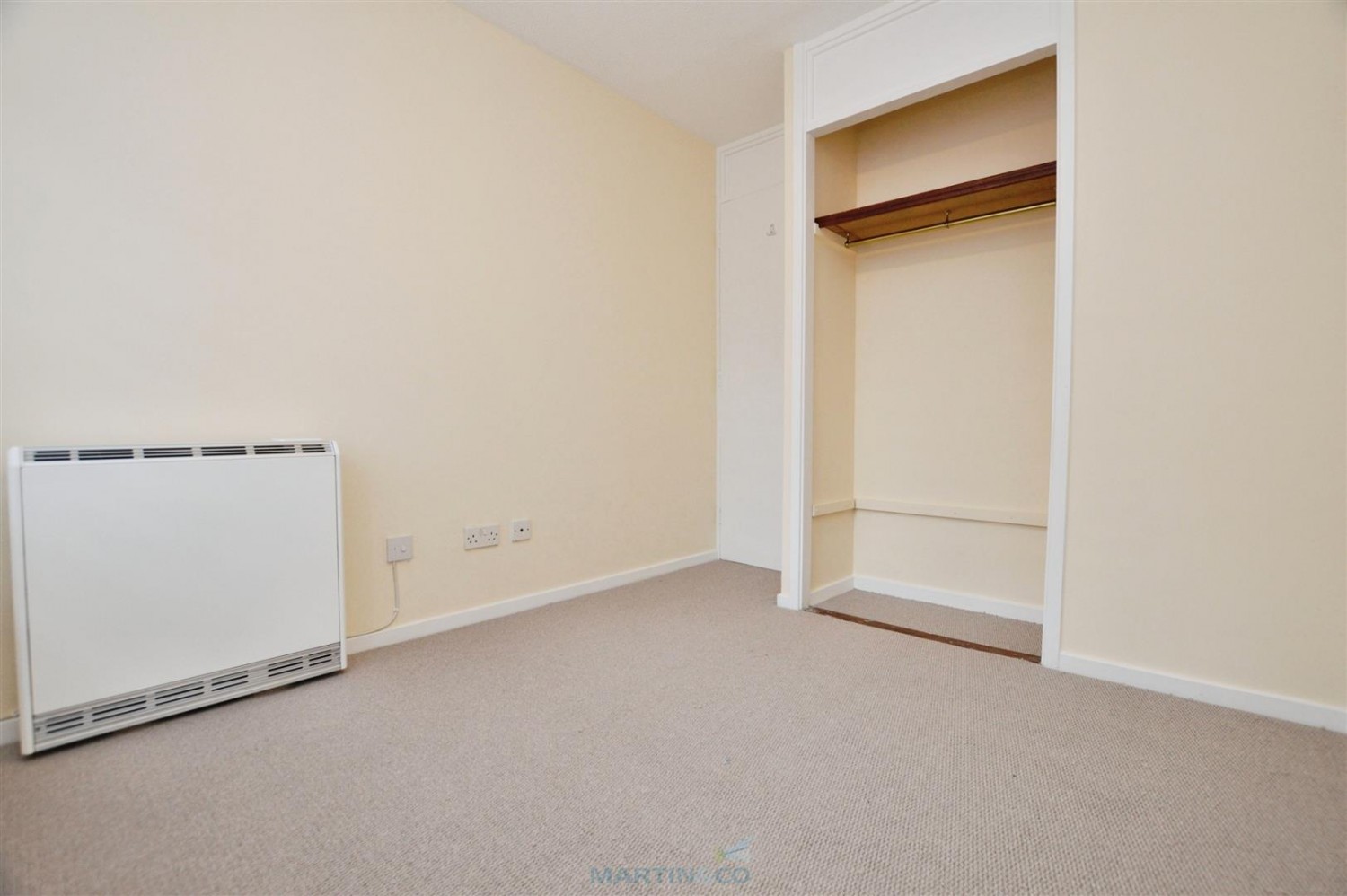 2 bedroom Flat for Letting Cypress Court, Grange Road, Gillingham