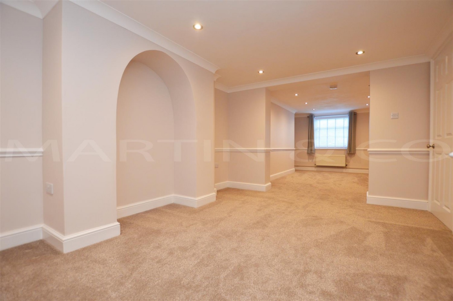 2 bedroom Flat for Letting New Road Avenue, Chatham