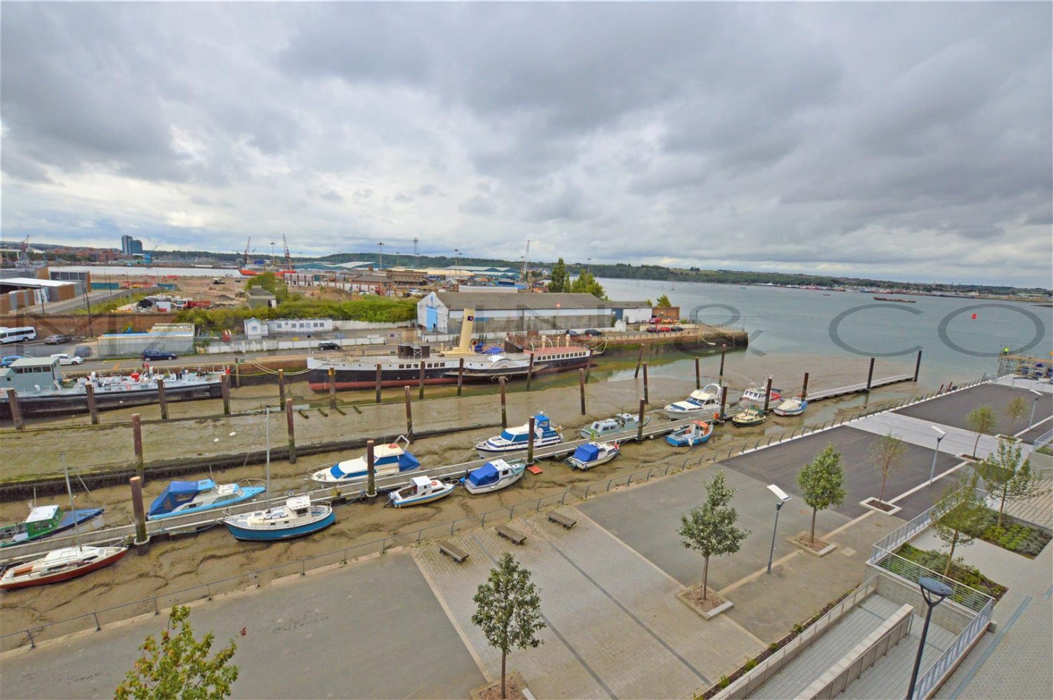 2 bedroom Flat for Letting Peninsula Quay, Gillingham