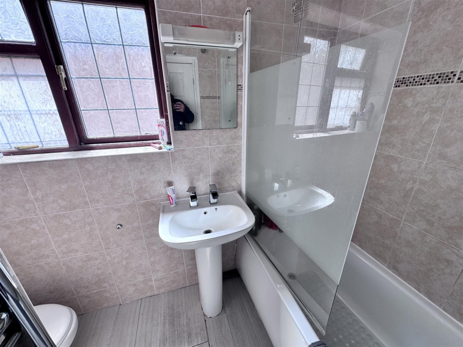 4 bedroom House for Sale Somerset Road, Farnborough
