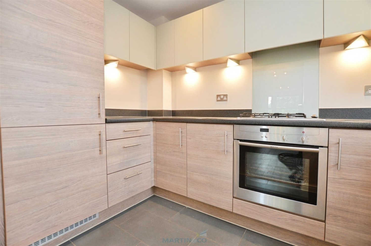 2 bedroom Flat for Letting Coopers Road, Northfleet, Gravesend