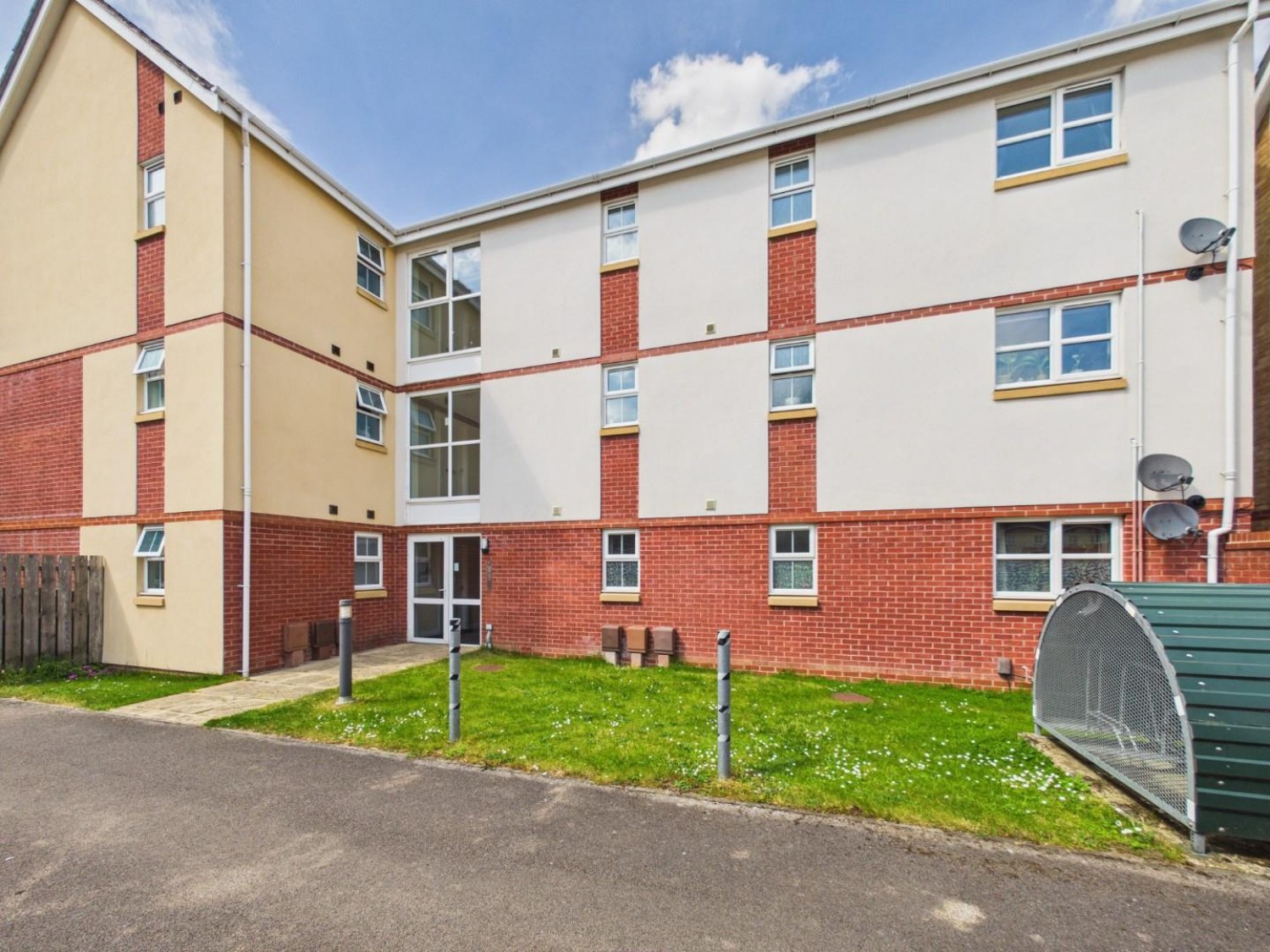 2 bedroom Flat for Sale Blenheim Square, Uphill, Lincoln