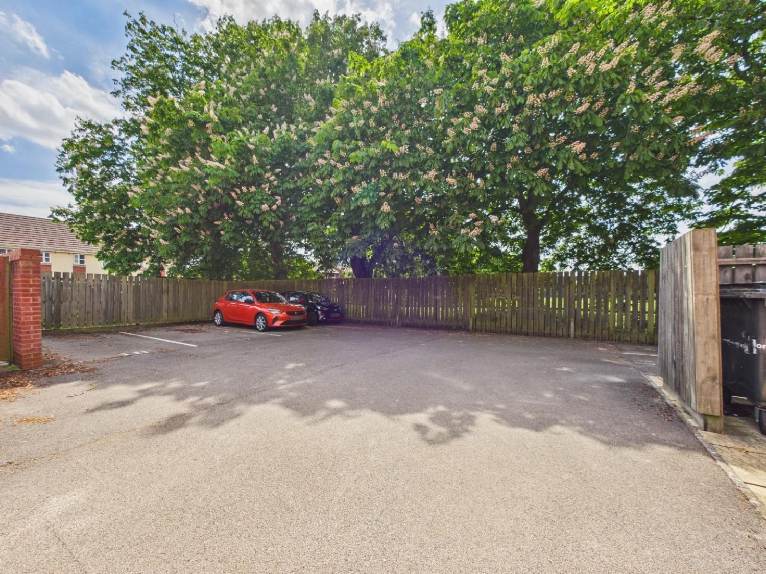 2 bedroom Flat for Sale Blenheim Square, Uphill, Lincoln