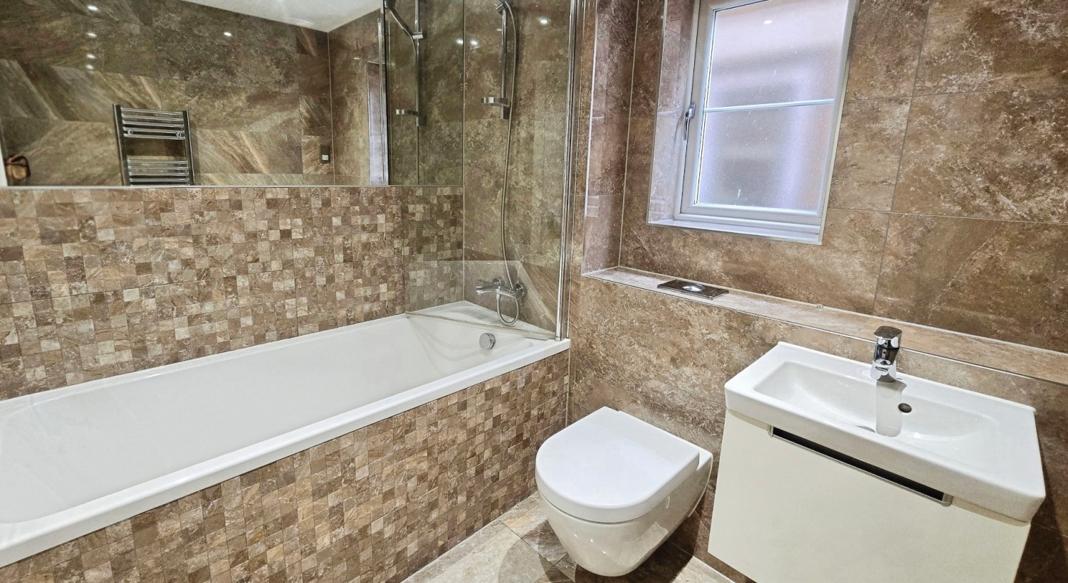 3 bedroom House for Letting South Street, Farnborough