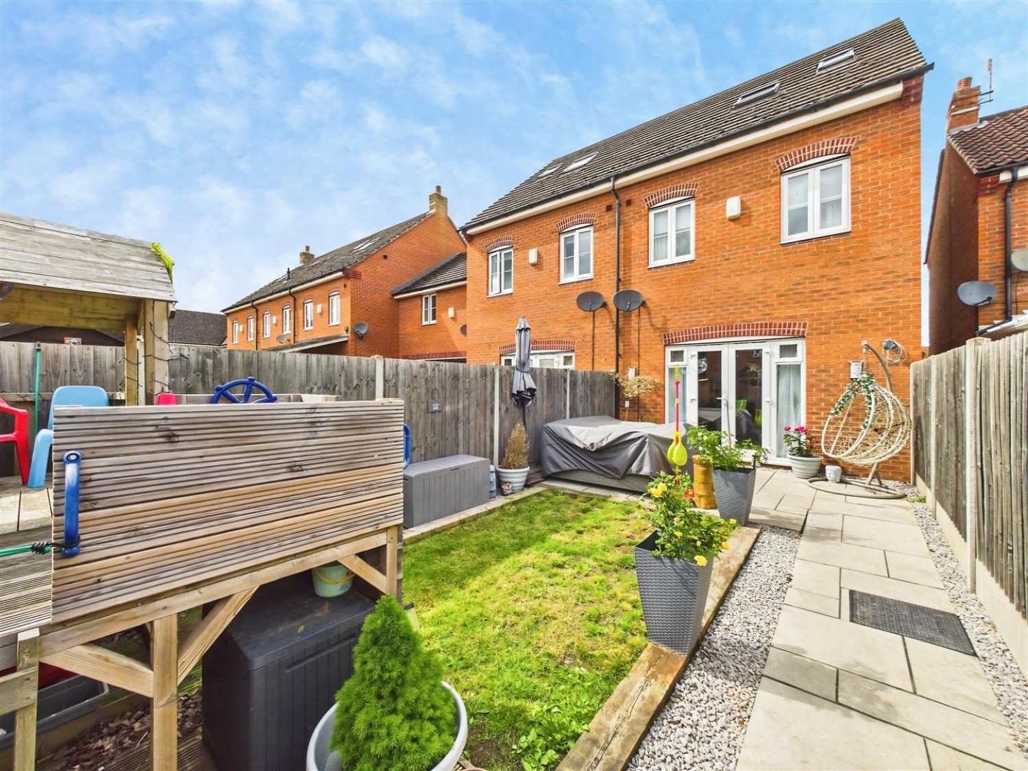 3 bedroom House for Sale Tall Pines Road, Witham St. Hughs