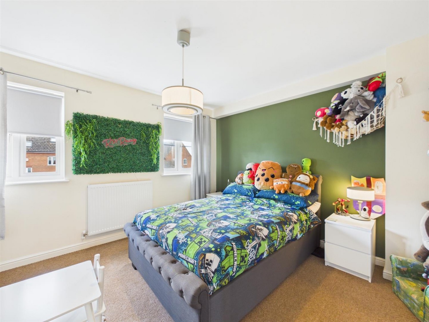3 bedroom House for Sale Tall Pines Road, Witham St. Hughs