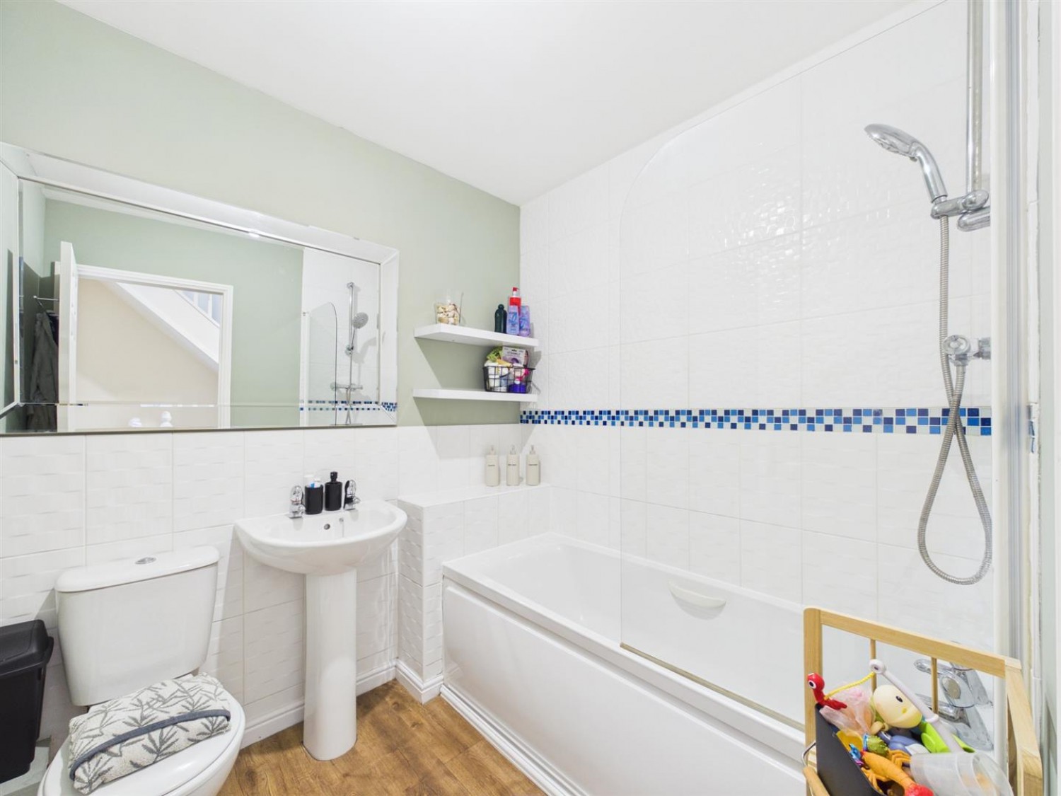 3 bedroom House for Sale Tall Pines Road, Witham St. Hughs
