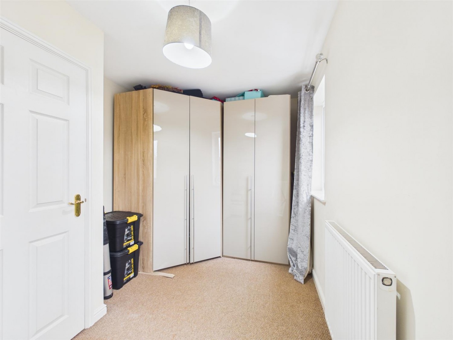 3 bedroom House for Sale Tall Pines Road, Witham St. Hughs