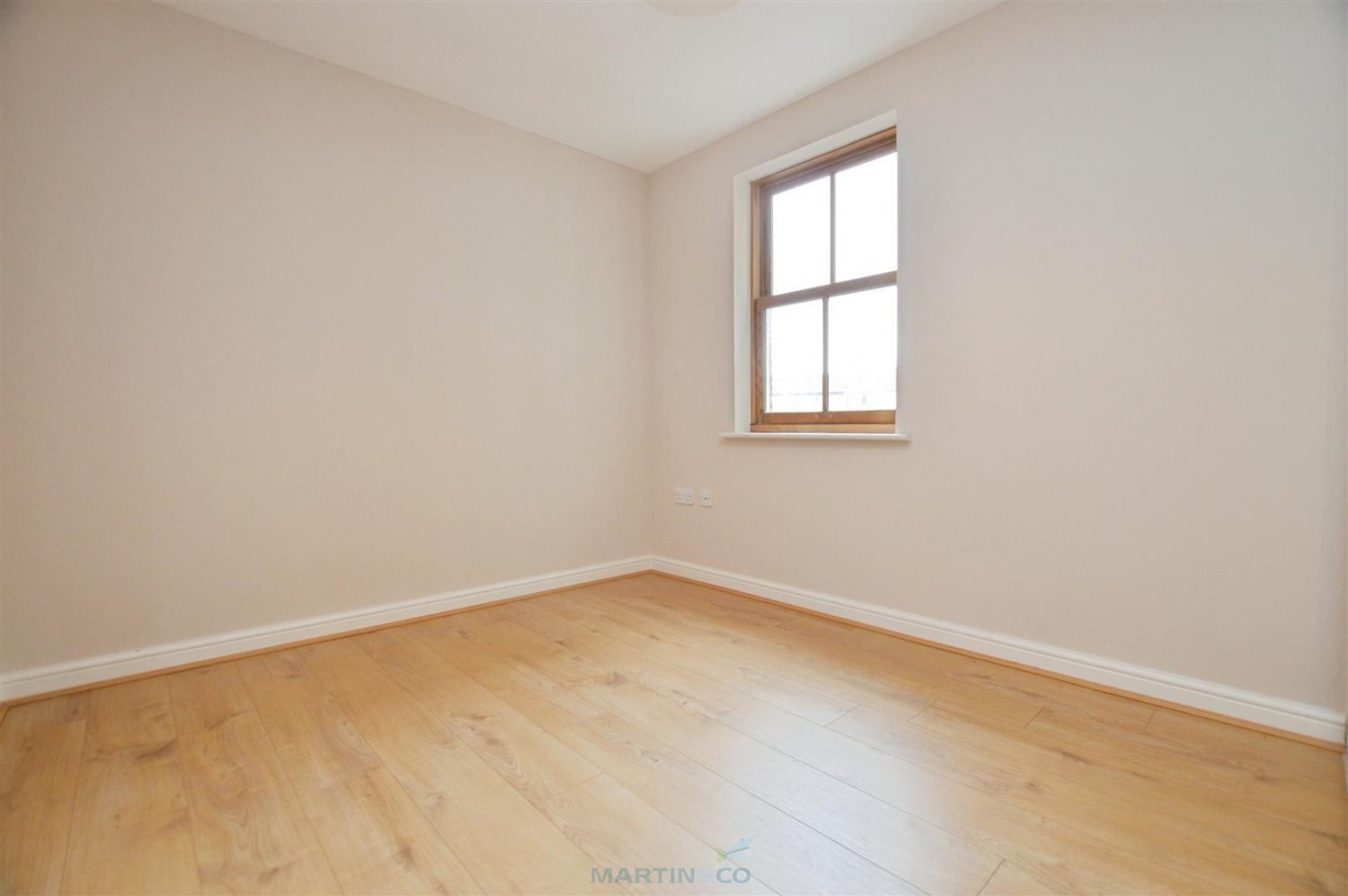 2 bedroom Flat for Letting Coopers Court, Coopers Road