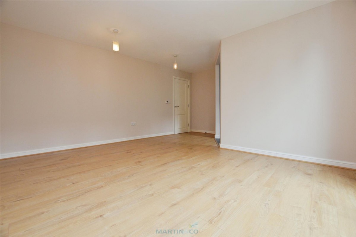 Coopers Court, Coopers Road