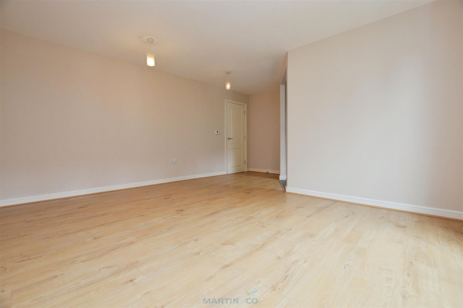 2 bedroom Flat for Letting Coopers Court, Coopers Road