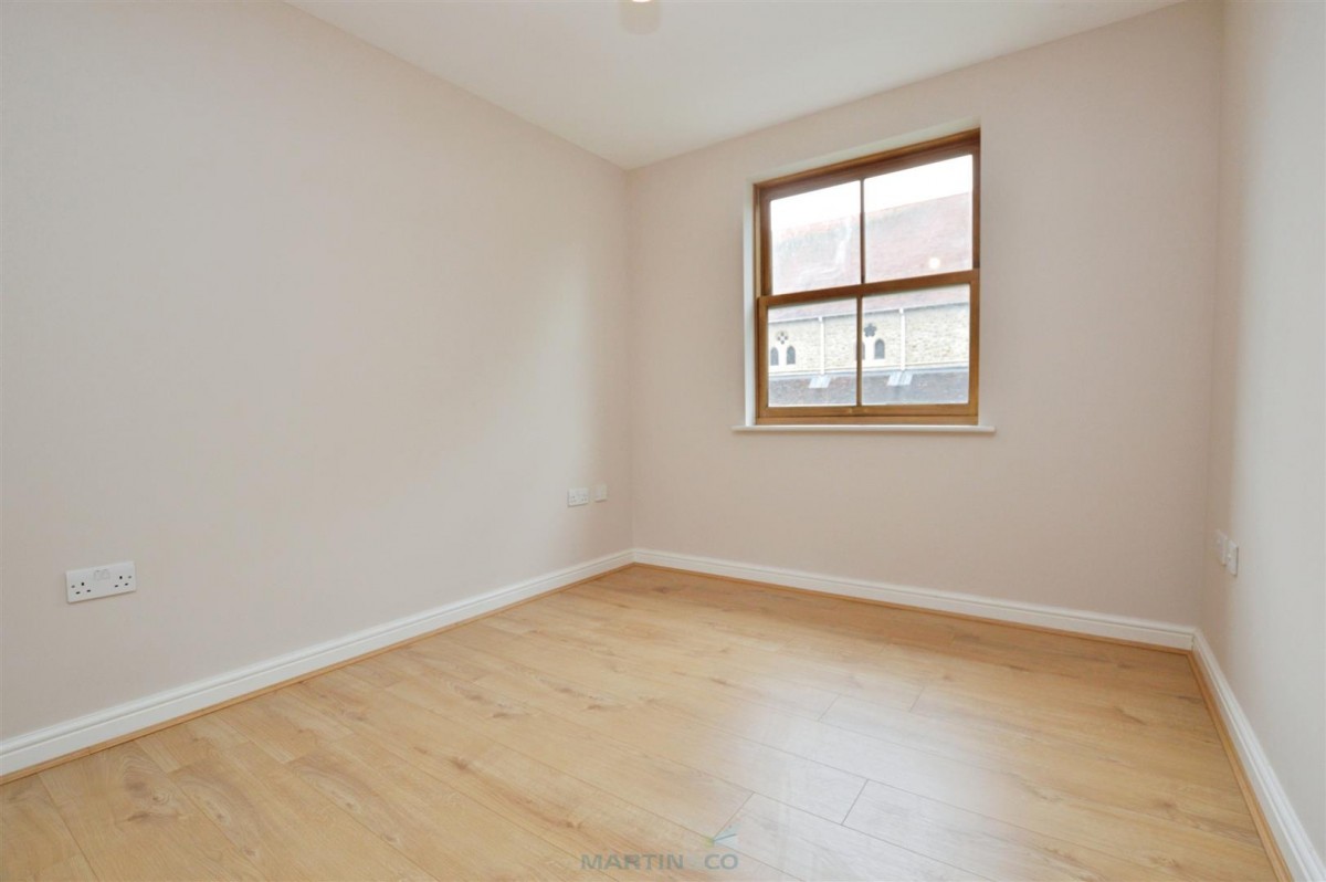 Coopers Court, Coopers Road