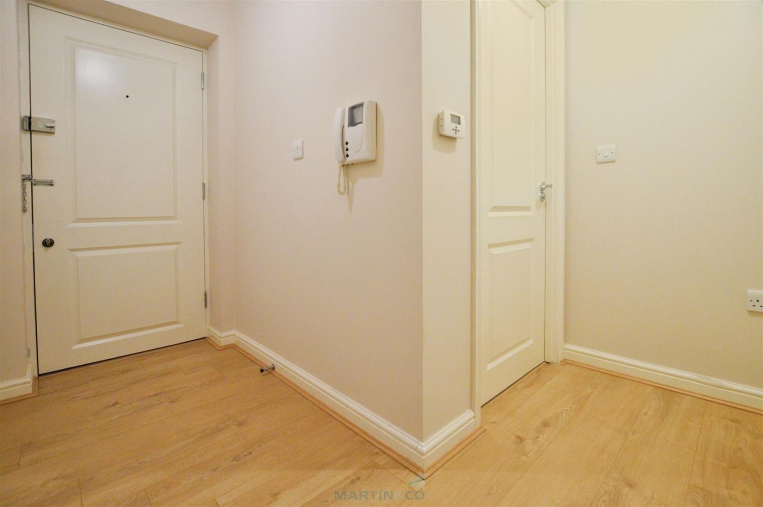 2 bedroom Flat for Letting Coopers Court, Coopers Road