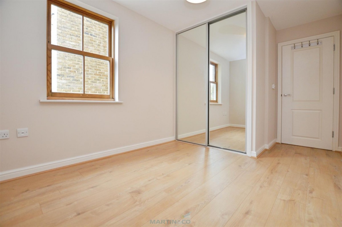 Coopers Court, Coopers Road