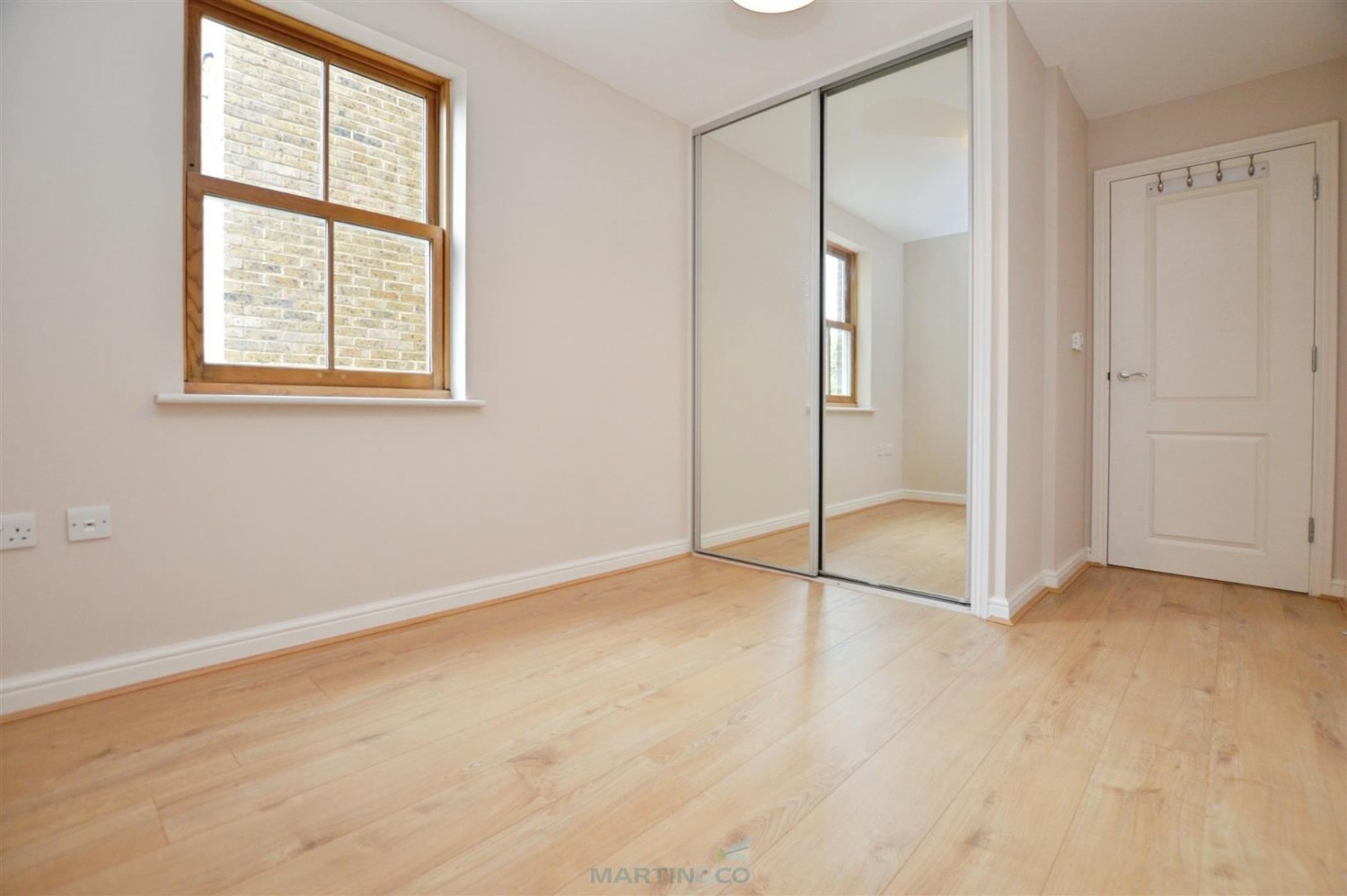 2 bedroom Flat for Letting Coopers Court, Coopers Road