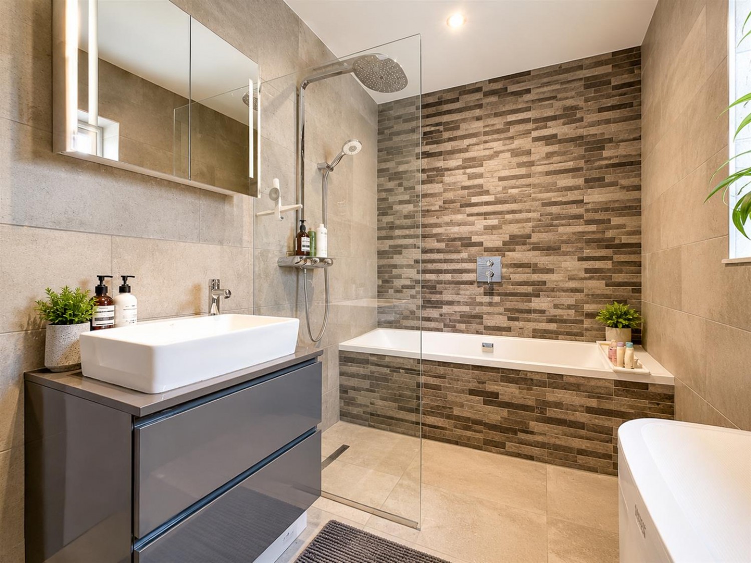4 bedroom House for Letting Arthur Road, Farnham