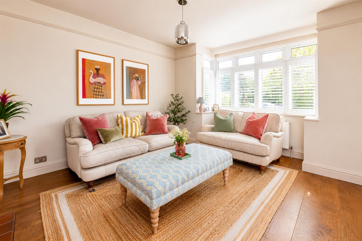 Arthur Road, Farnham