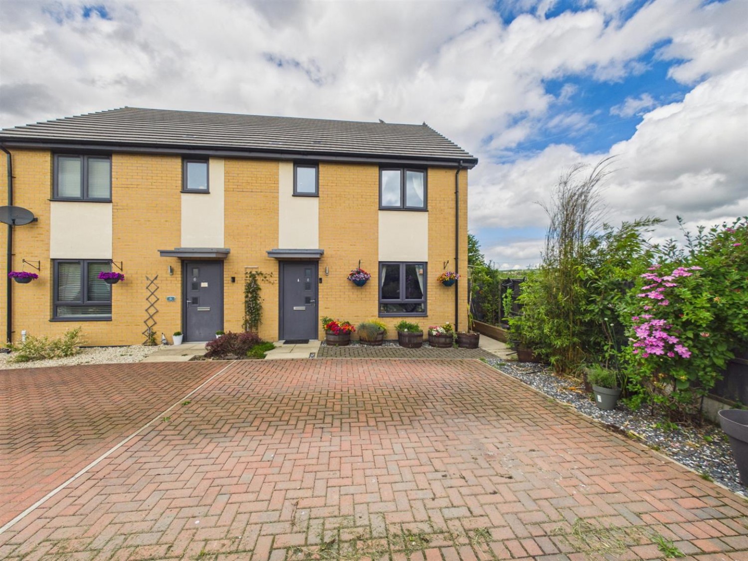3 bedroom House for Sale Squires Road