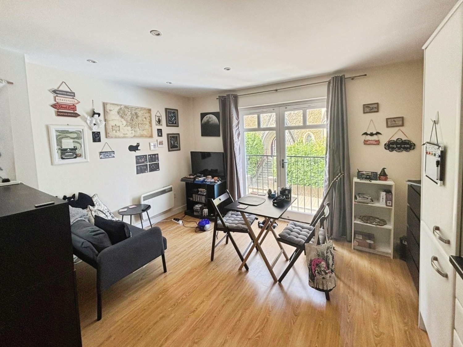 1 bedroom Flat for Letting Flat 1, St. Katherine Court