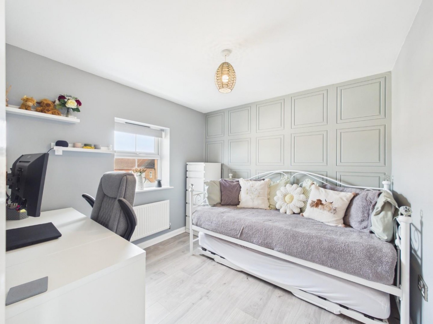 4 bedroom House for Sale Greenfinch Crescent, Witham St Hughs