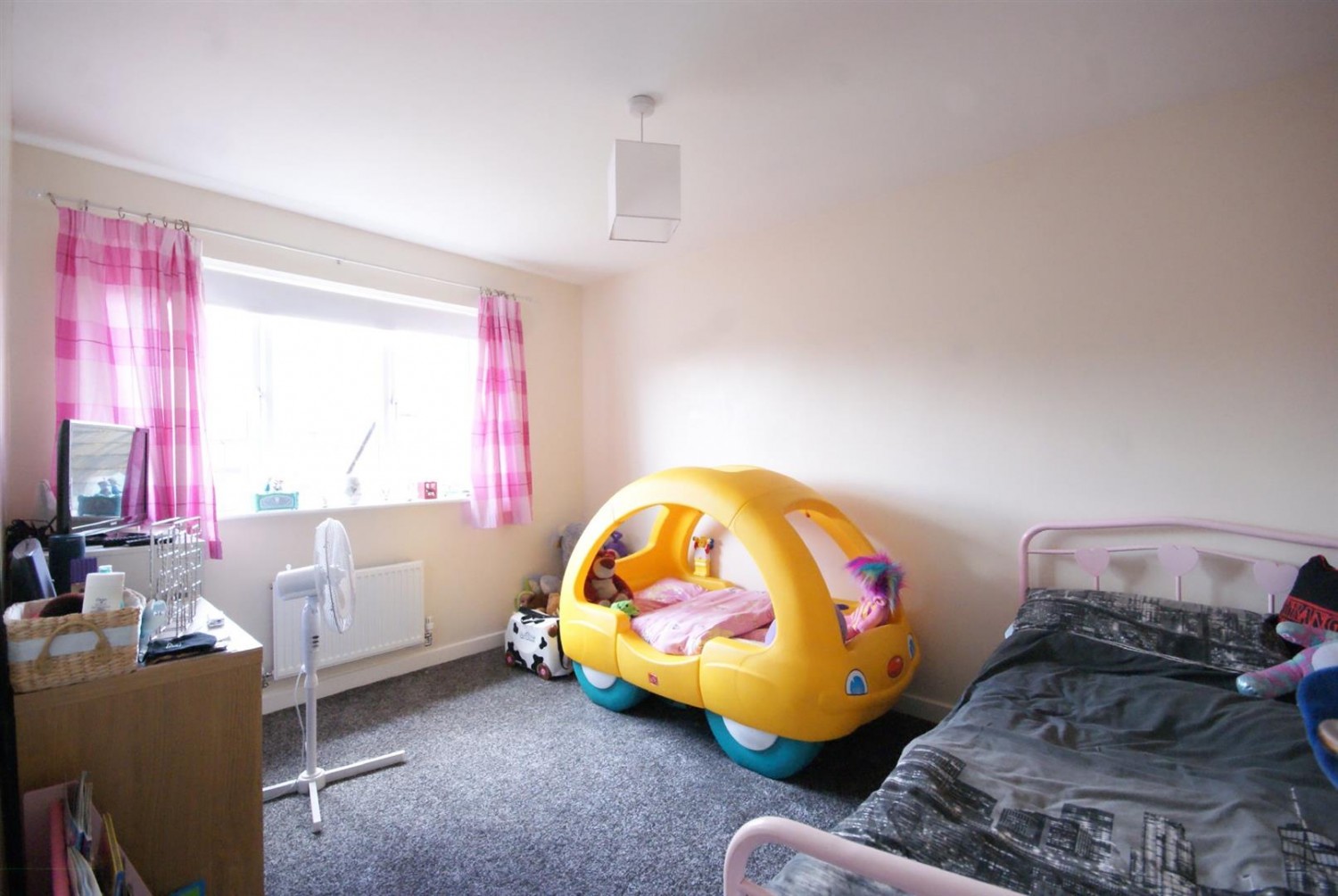 4 bedroom House for Letting Honeysuckle Road, Witham St. Hughs