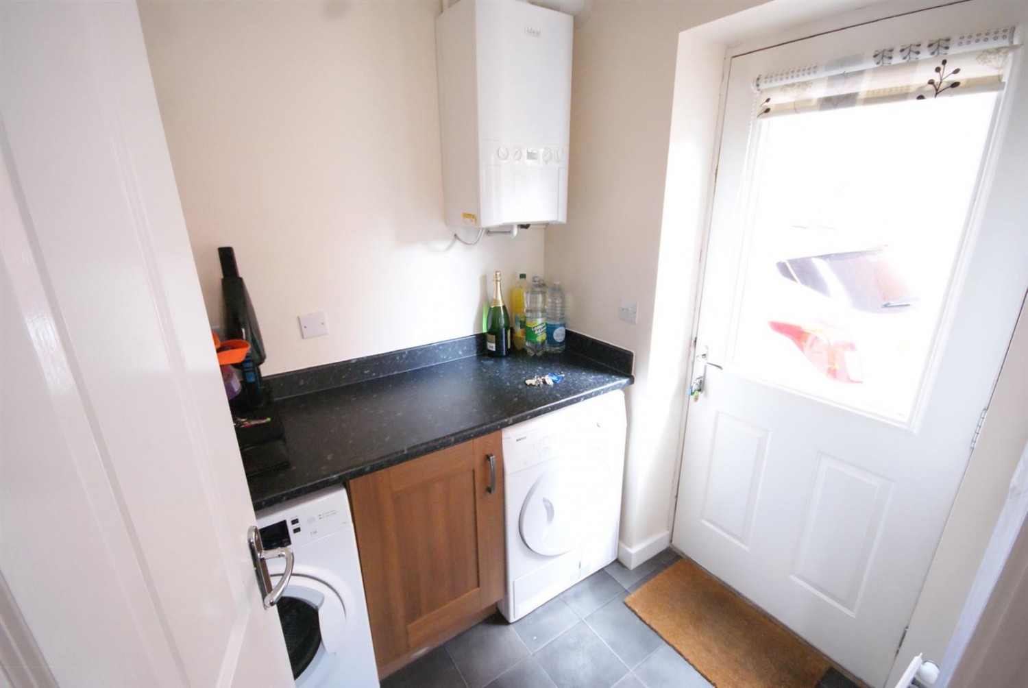 4 bedroom House for Letting Honeysuckle Road, Witham St. Hughs