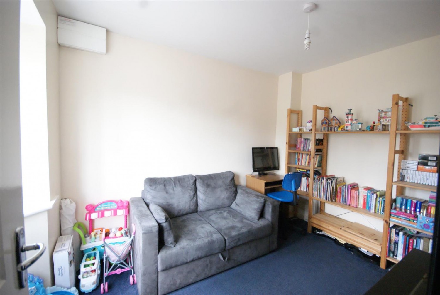 4 bedroom House for Letting Honeysuckle Road, Witham St. Hughs