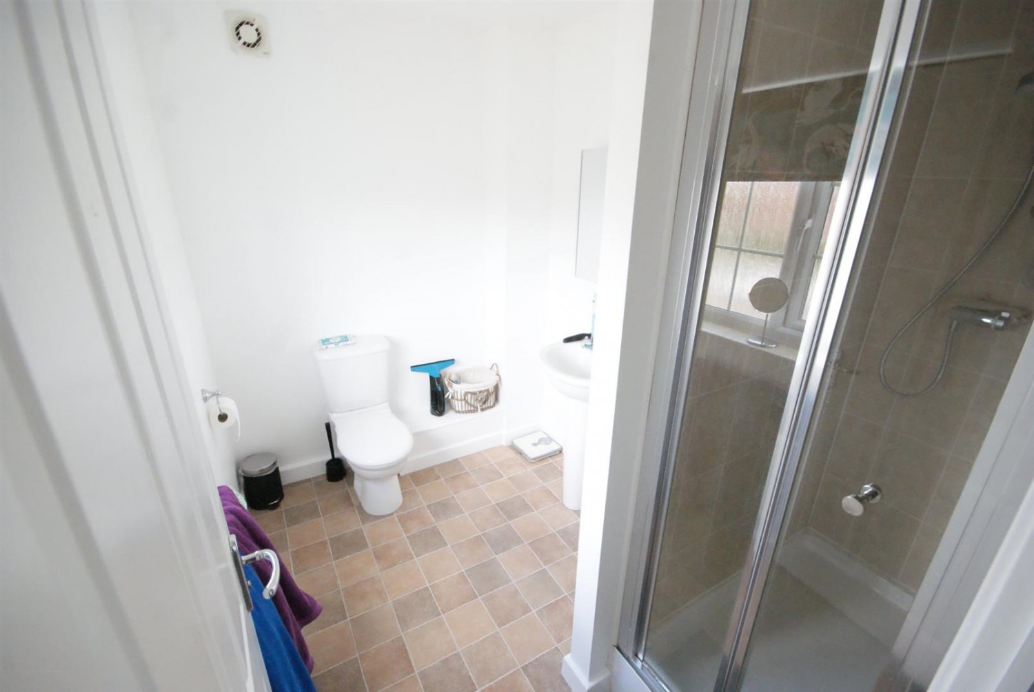 4 bedroom House for Letting Honeysuckle Road, Witham St. Hughs