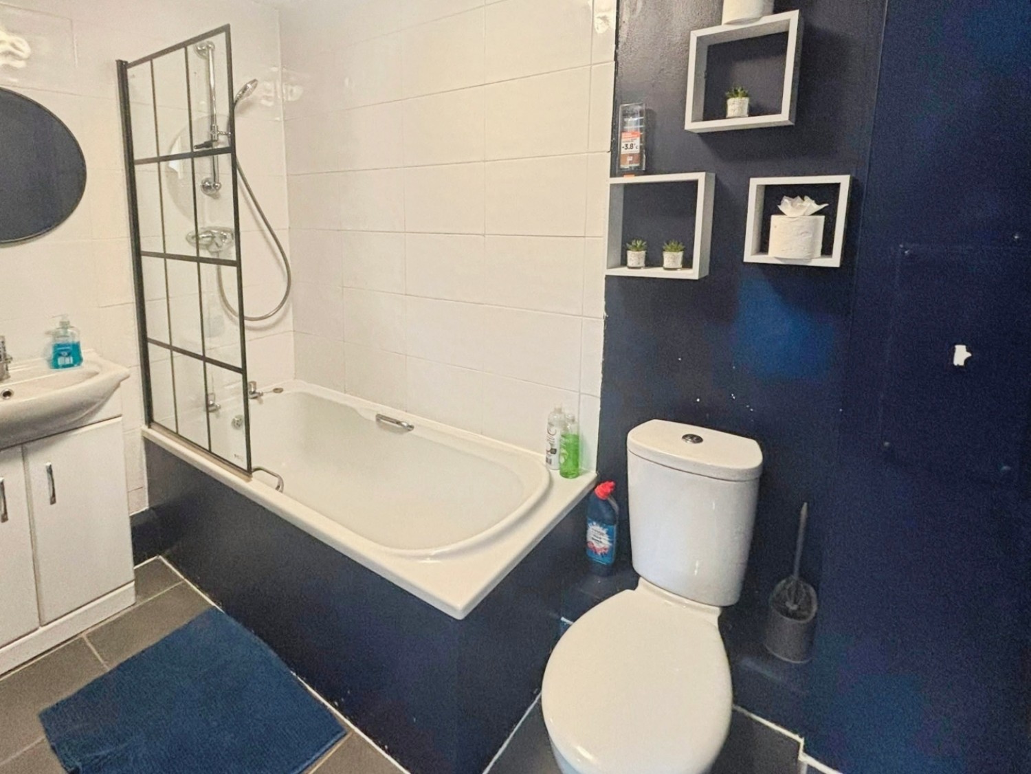 2 bedroom Flat for Letting Bell Chase, Aldershot