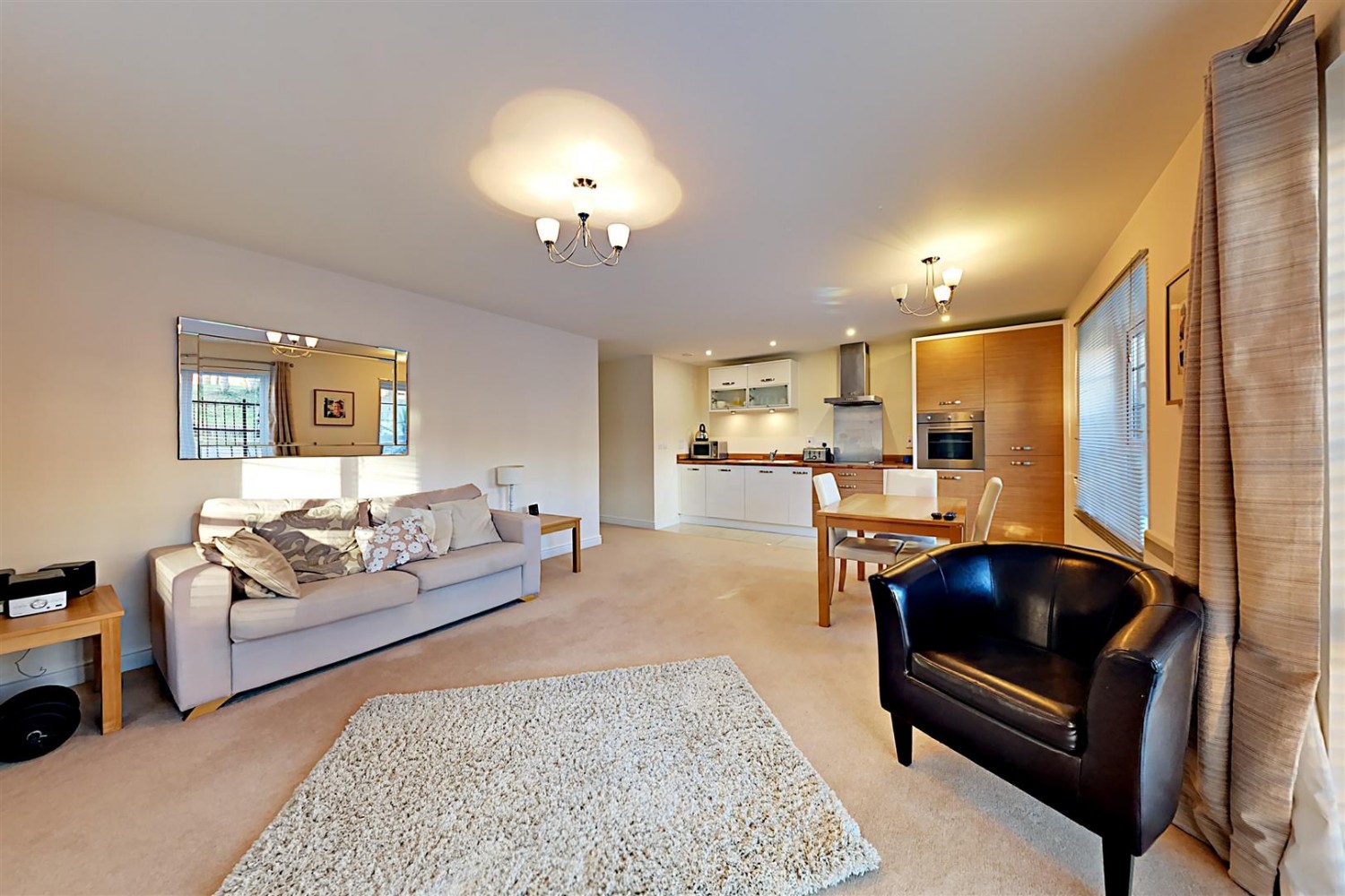 2 bedroom Flat for Letting Comet House, Wallis Square, Farnborough
