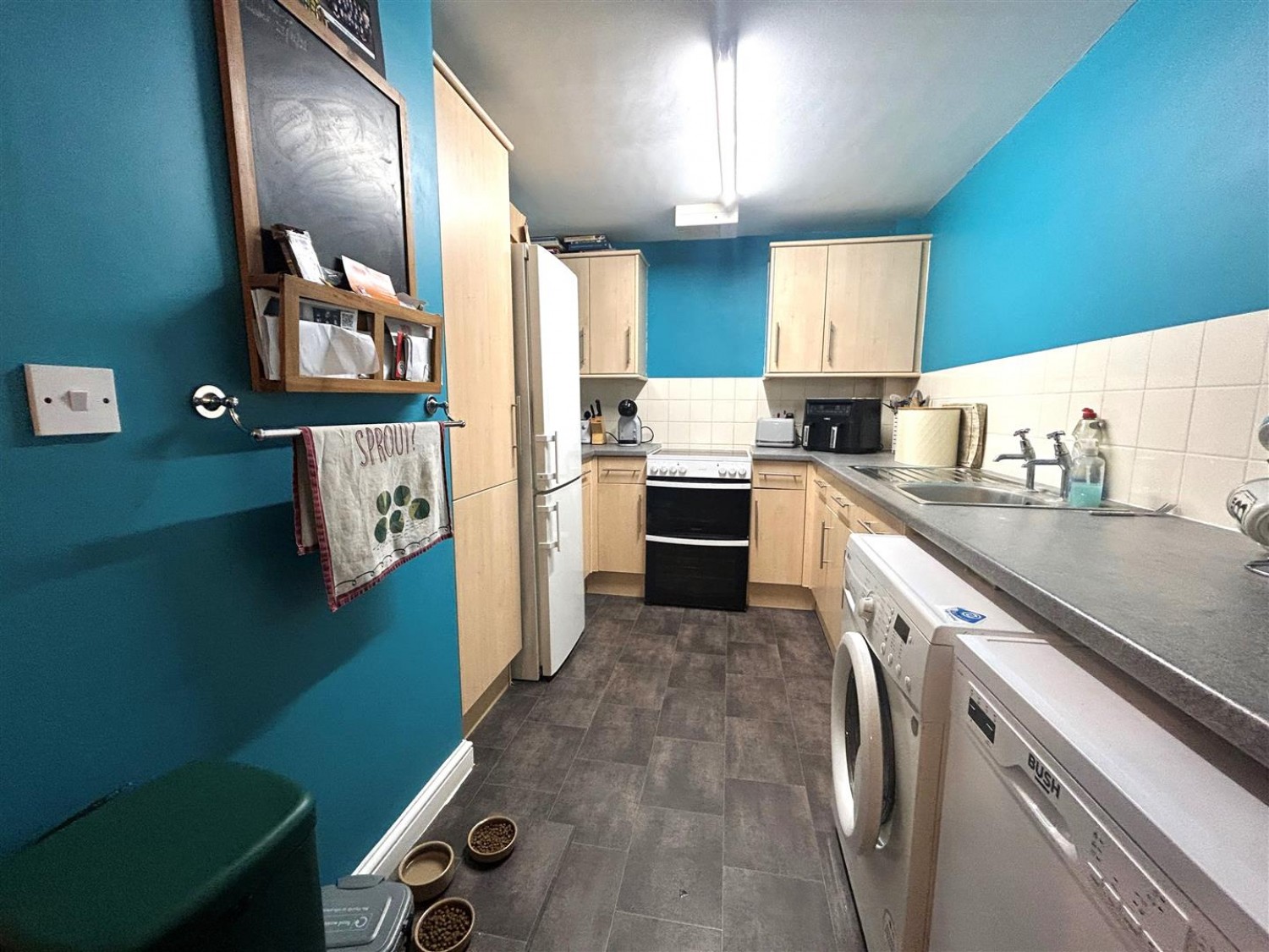 2 bedroom Flat for Letting High Street, Aldershot