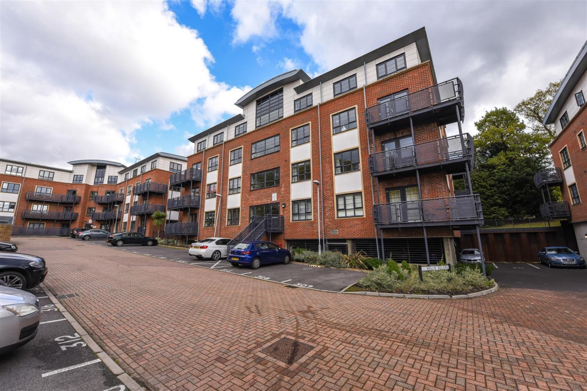 Bevelery House, Farnborough