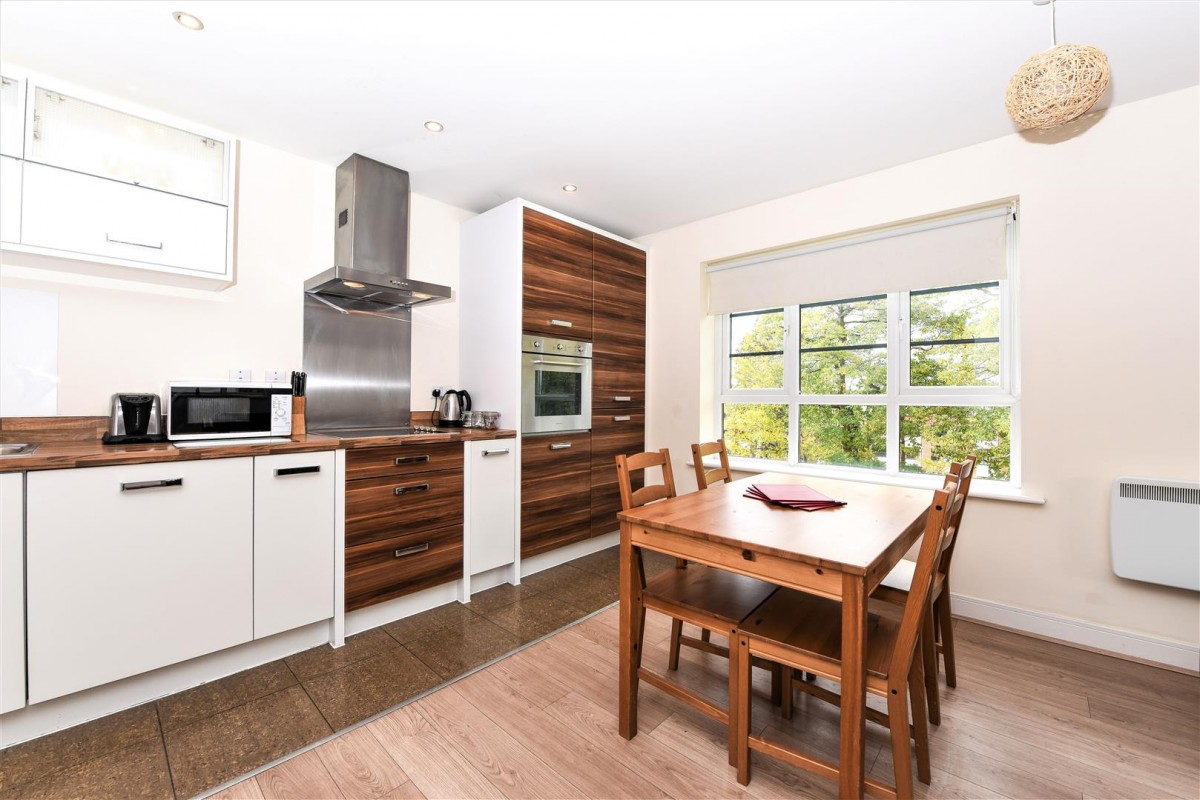 Bevelery House, Farnborough