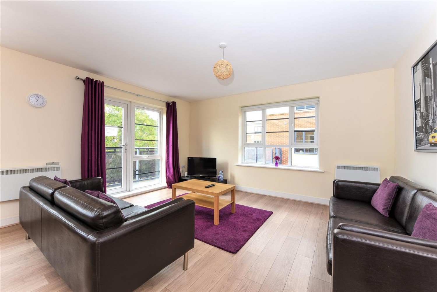 2 bedroom Flat for Letting Bevelery House, Farnborough