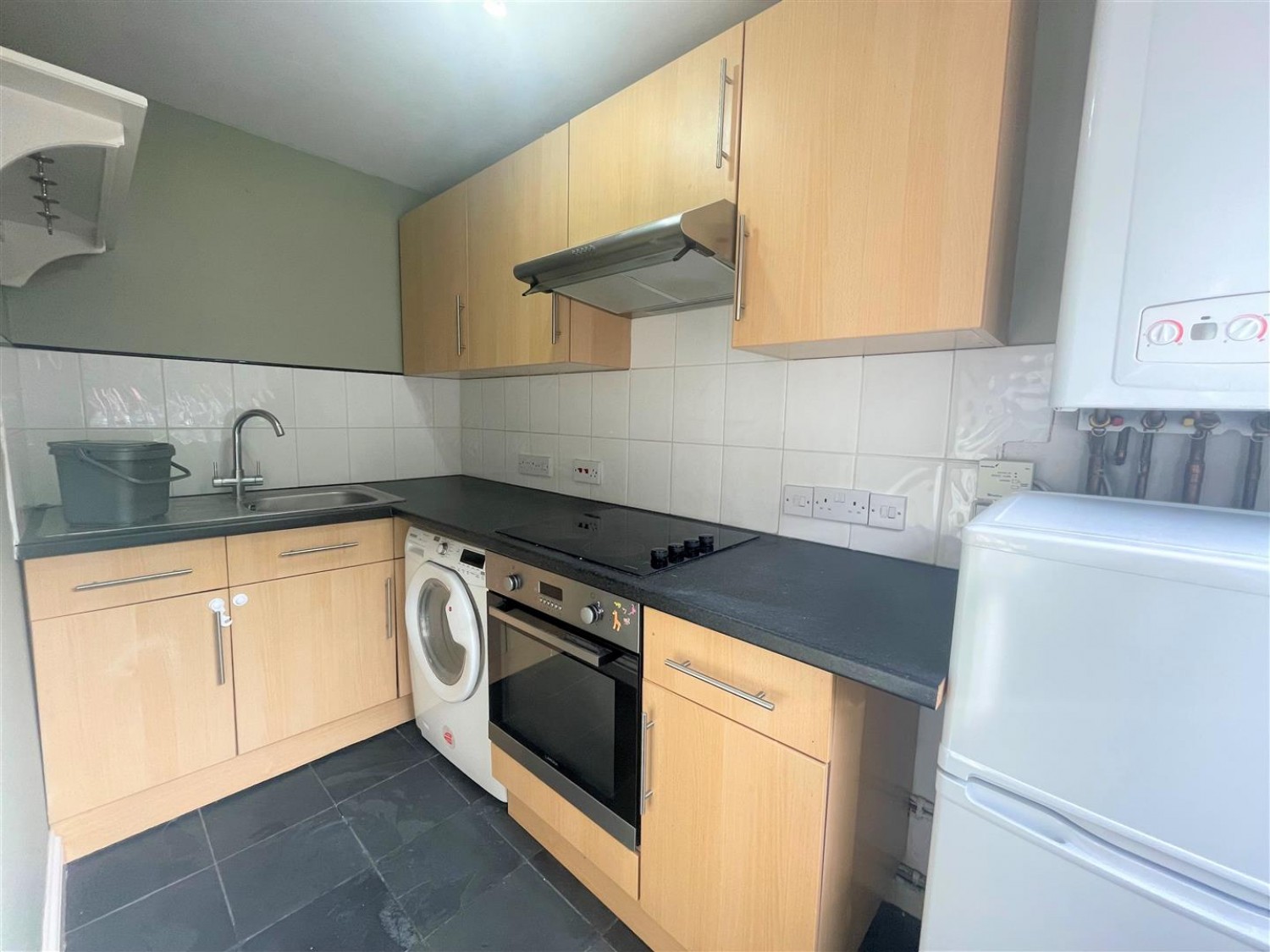 2 bedroom Flat for Letting Station Approach, Ash Vale, Aldershot
