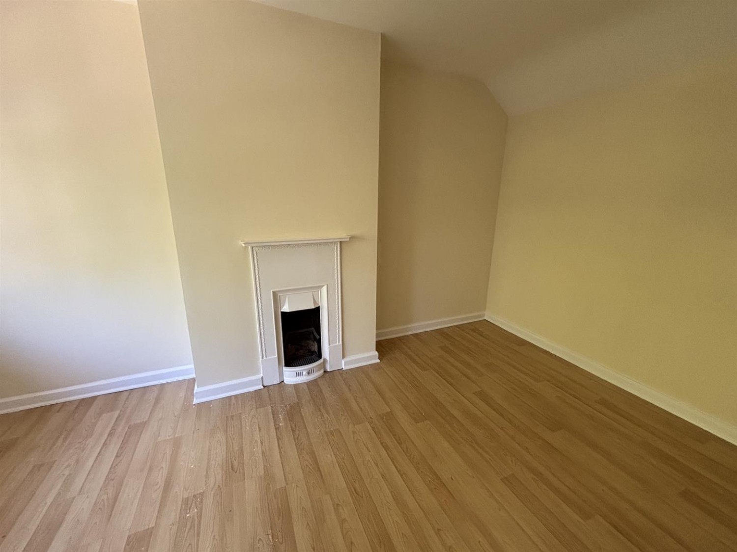 2 bedroom House for Letting Whyte Avenue, Aldershot, .