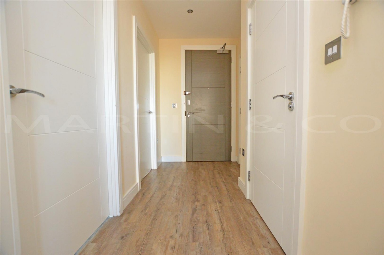 2 bedroom Flat for Letting The Peninsula, Gillingham