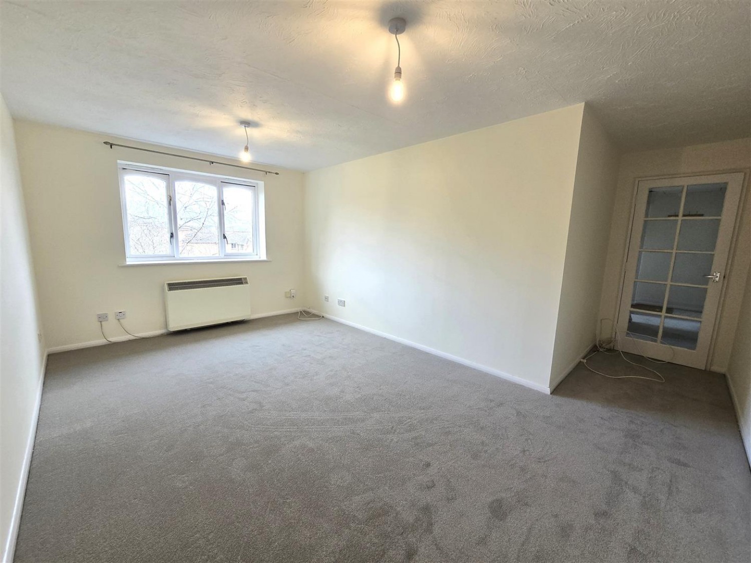 2 bedroom Flat for Letting Ascot Court, Grove Road