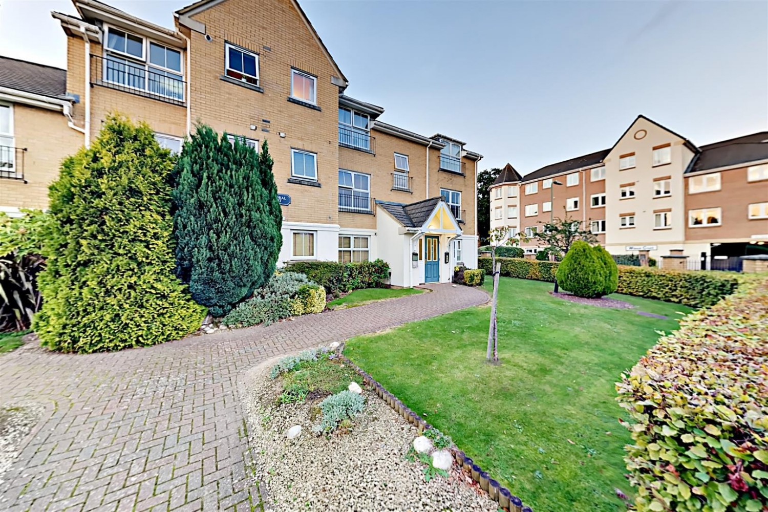 2 bedroom Flat for Sale Balmoral Court, Farnborough