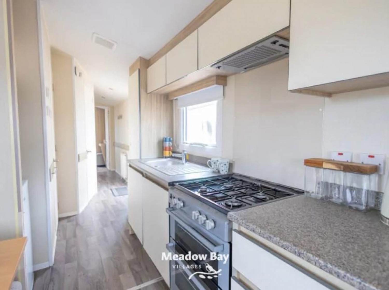 3 bedroom Park home for Sale Golden Leas Holiday Park, 2016 Willerby Mistral