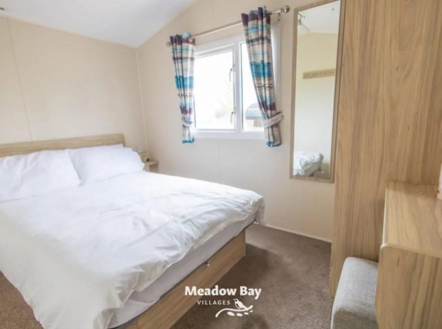 3 bedroom Park home for Sale Golden Leas Holiday Park, 2016 Willerby Mistral