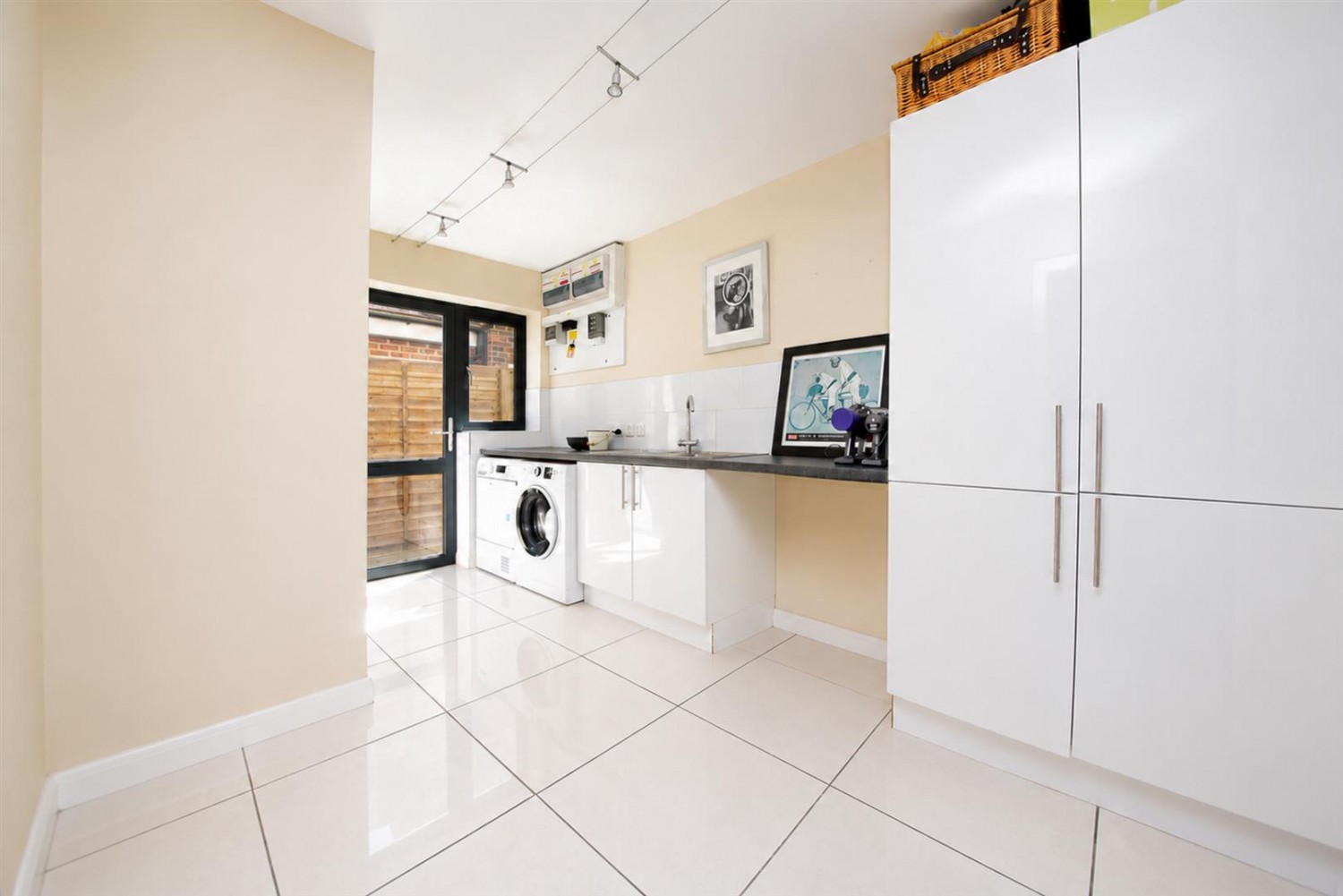 6 bedroom House for Sale Vale Road
