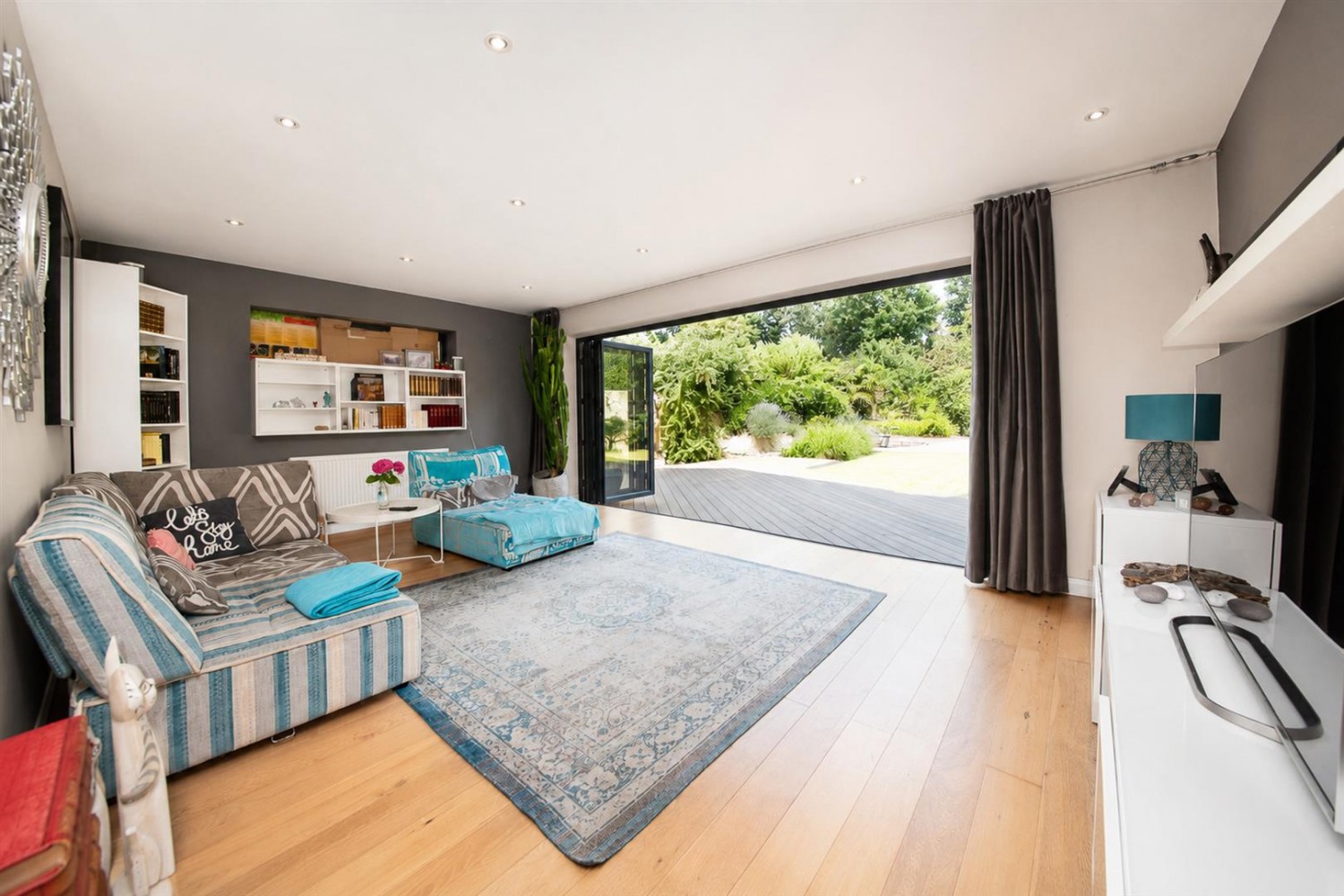 6 bedroom House for Sale Vale Road